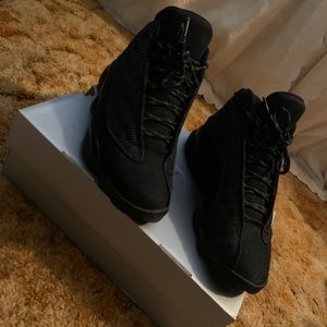 Jordan Retro 13 “Black Cat”